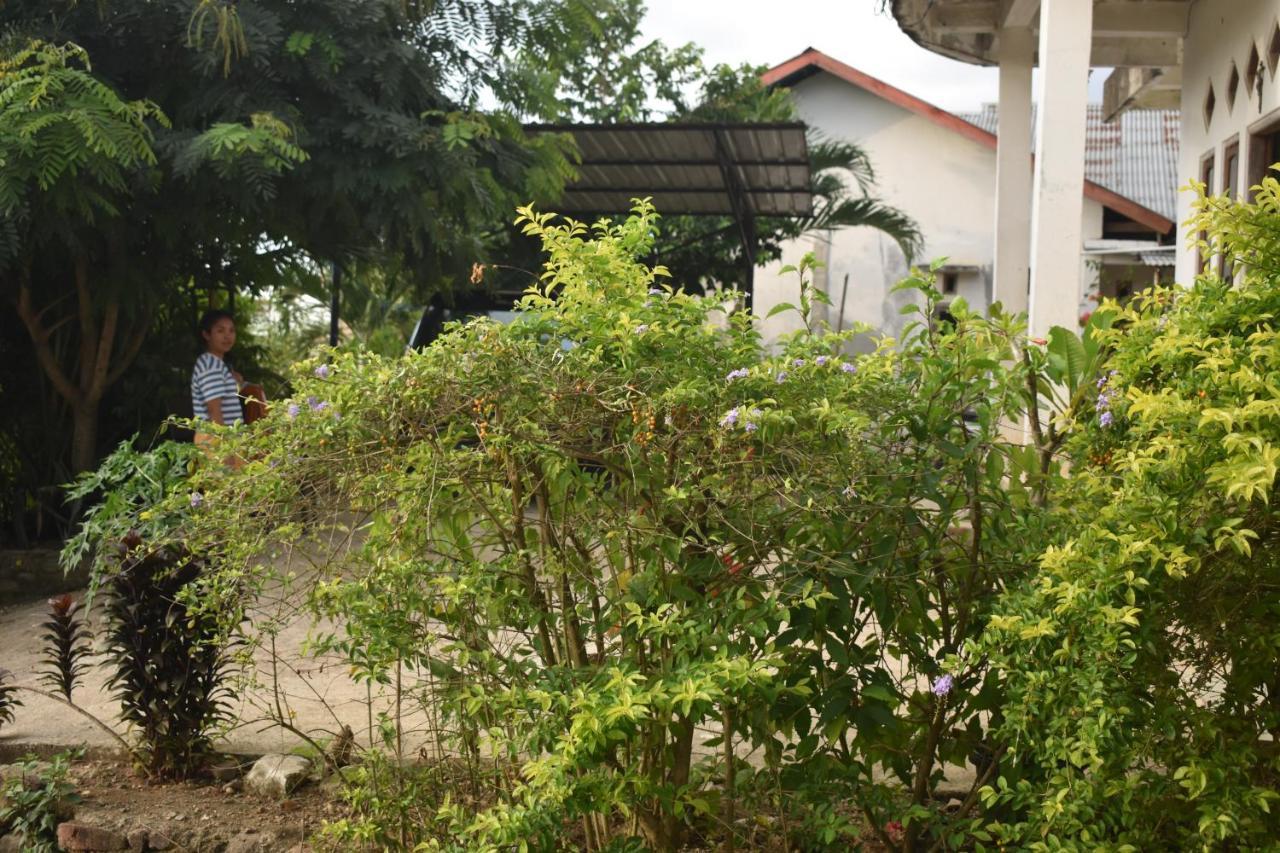 Four-G Home Stay & Komodo Tour Labuan Bajo Exterior foto