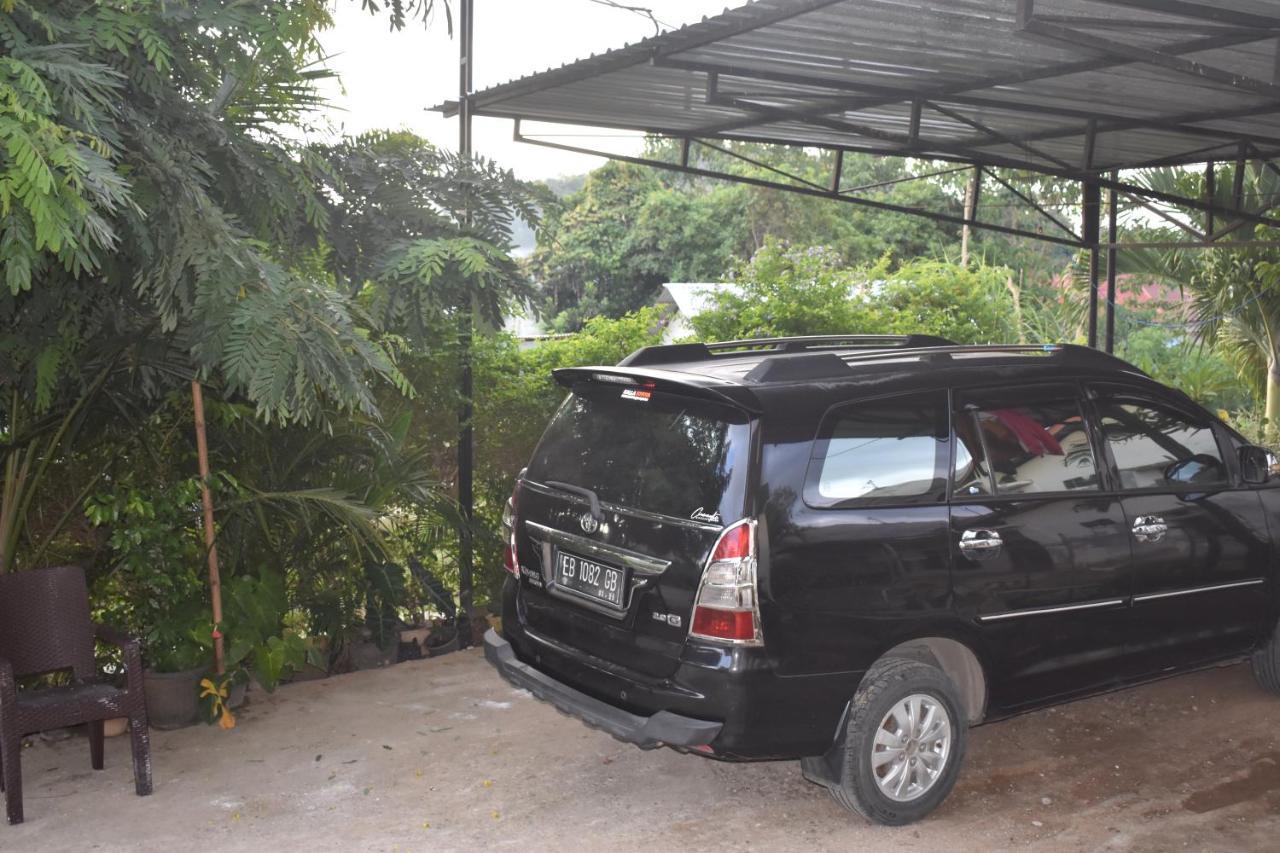 Four-G Home Stay & Komodo Tour Labuan Bajo Exterior foto