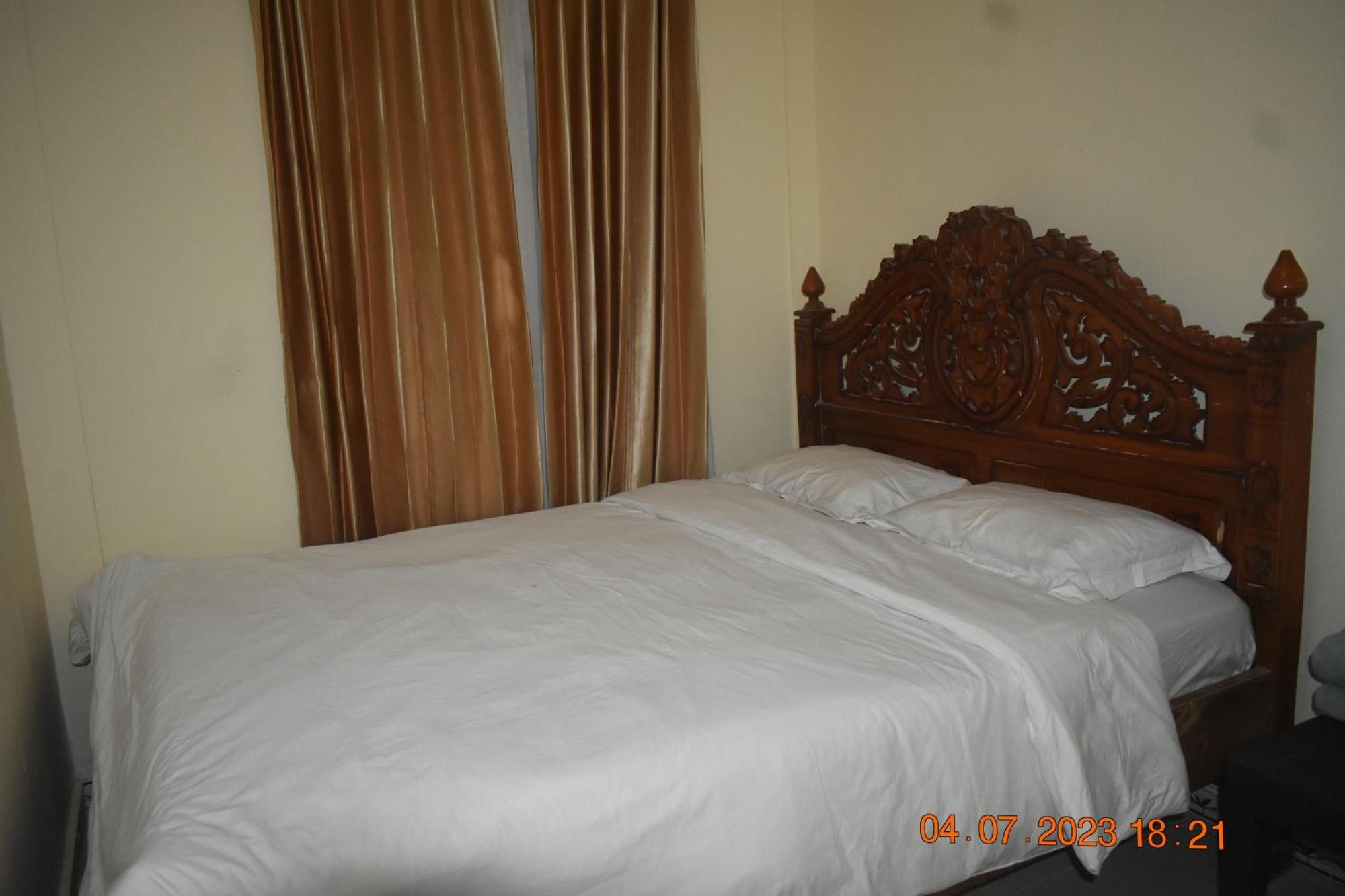 Four-G Home Stay & Komodo Tour Labuan Bajo Exterior foto