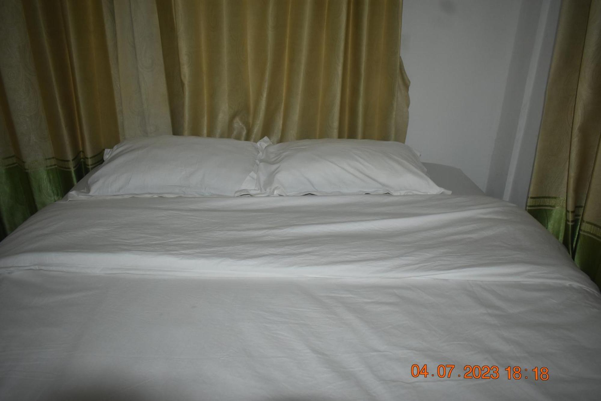 Four-G Home Stay & Komodo Tour Labuan Bajo Exterior foto