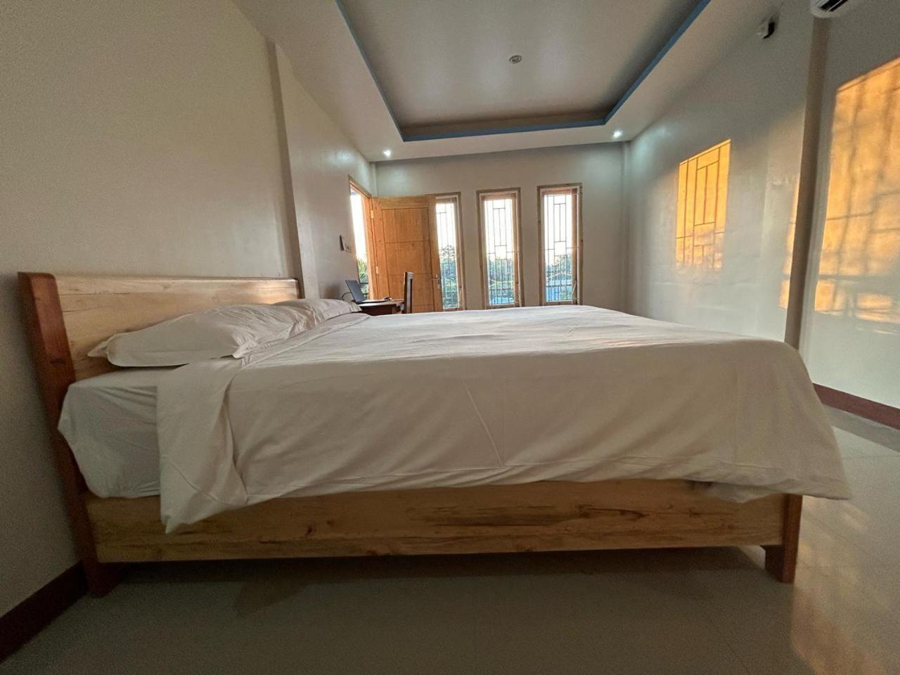 Four-G Home Stay & Komodo Tour Labuan Bajo Exterior foto