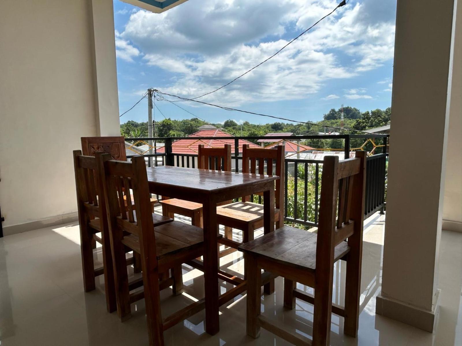 Four-G Home Stay & Komodo Tour Labuan Bajo Exterior foto