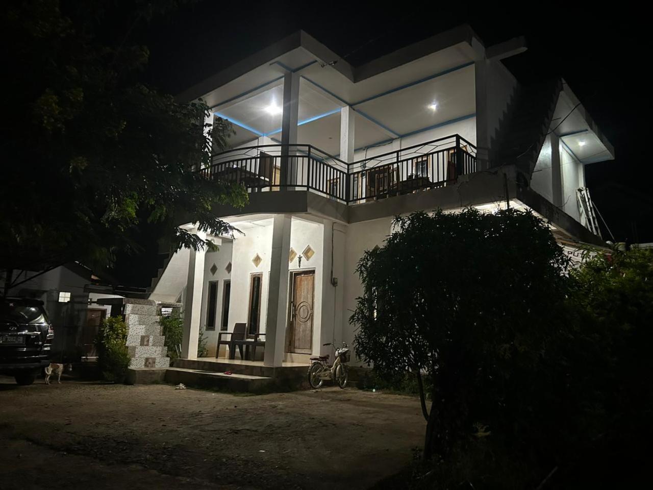 Four-G Home Stay & Komodo Tour Labuan Bajo Exterior foto