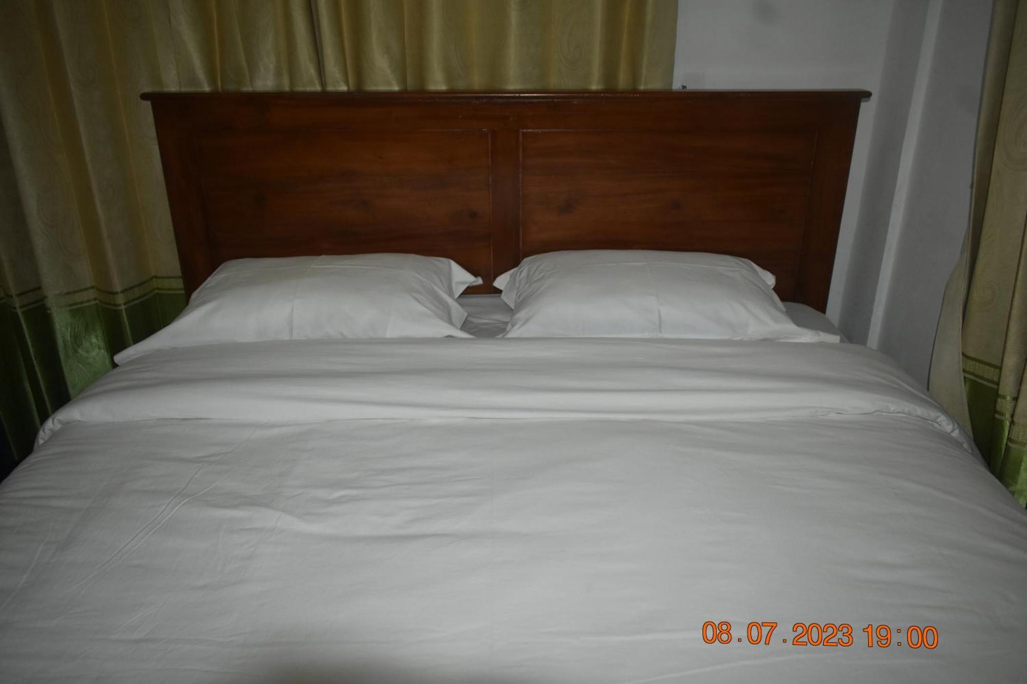 Four-G Home Stay & Komodo Tour Labuan Bajo Exterior foto