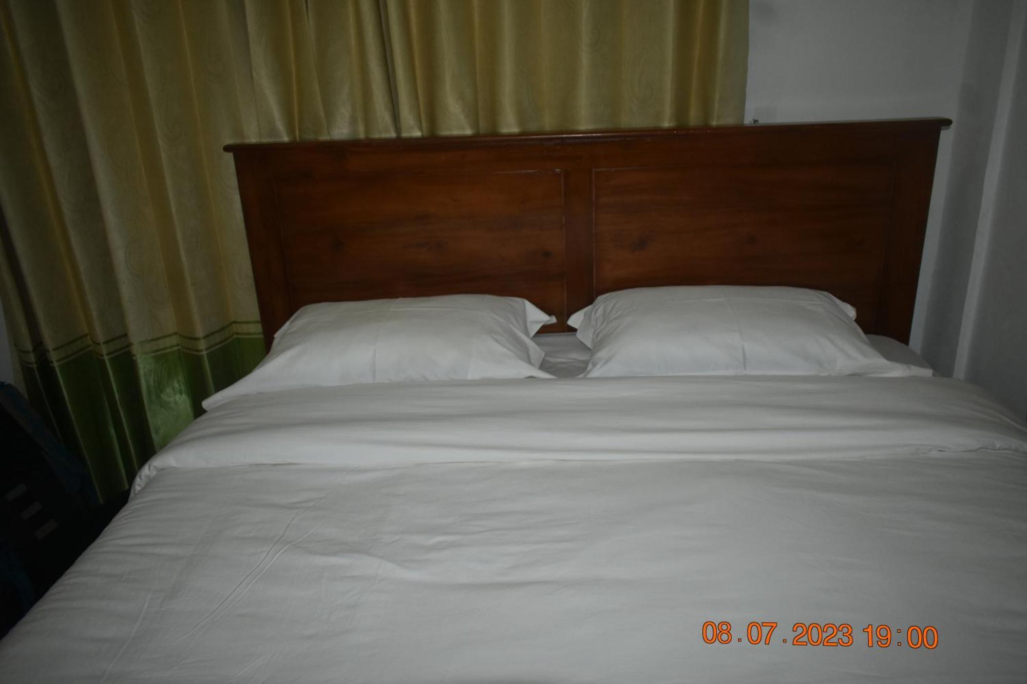 Four-G Home Stay & Komodo Tour Labuan Bajo Exterior foto